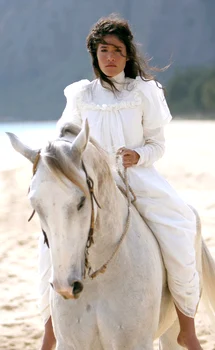 Q'Orianka Kilcher în rolul Prințesa Ka'iulani, Profimedia