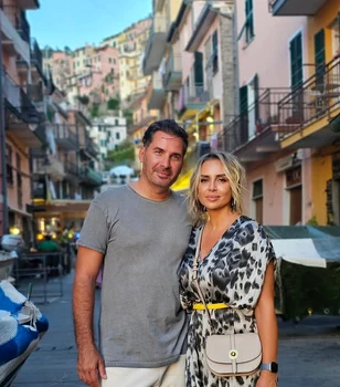 Adina Halas are un mariaj fericit de 15 ani cu Lucian Hugeanu foto: Instagram