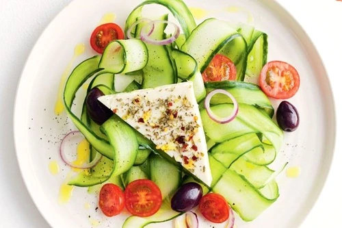 Salata de castraveti cu feta jpeg