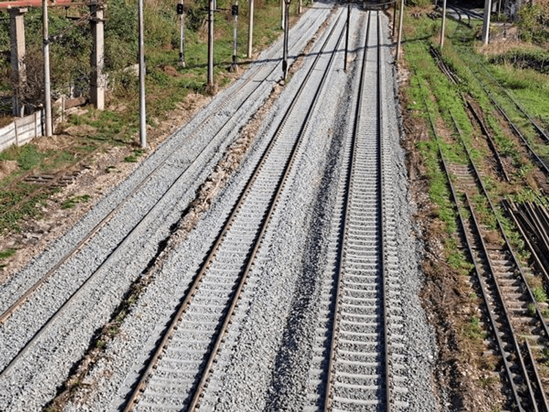 Reparaţii pe linia de cale ferată Bucureşti-Craiova: cât vor costa lucrările și ce loturi sunt vizate