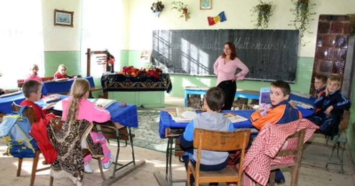 NEAMŢ: Concedieri în şcoli. Revista presei locale