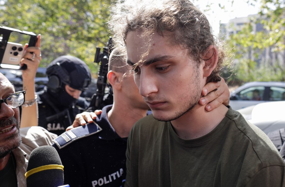 Vlad Pascu, îndemnat de mamă să-i toarne pe copiii de ștabi de la Vama Veche cu care s-a drogat. „Fiecare trage pentru el“ STENOGRAME 