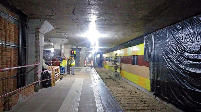 Drumul Taberei 34 Lucrările la structura staţiei sunt finalizate în totalitate şi se fac finisajeleFoto: David Muntean, Metrorex