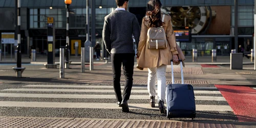 Romani la aeroport  Sursa Freepik com jpg