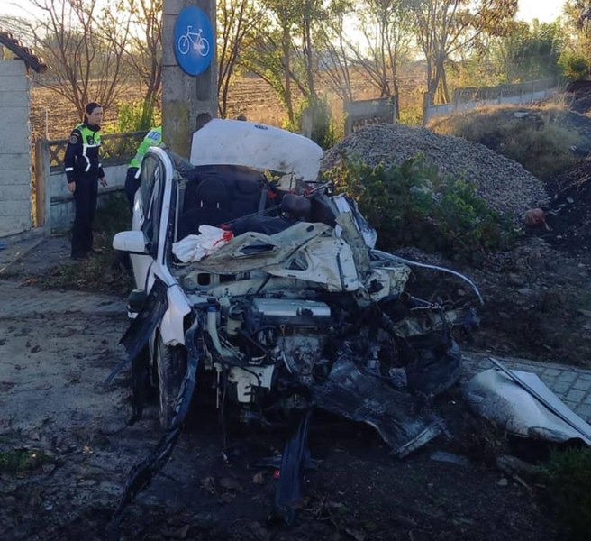 Accident cumplit în Tulcea. Un șofer a fost decapitat după coliziunea cu un tractor