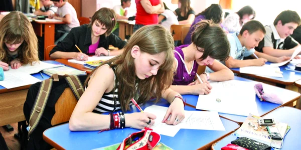 elevi examen
