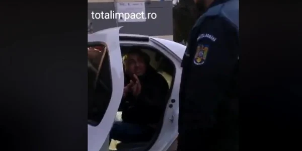 Circ in masina politiei Alexandria Captura video Total Impact