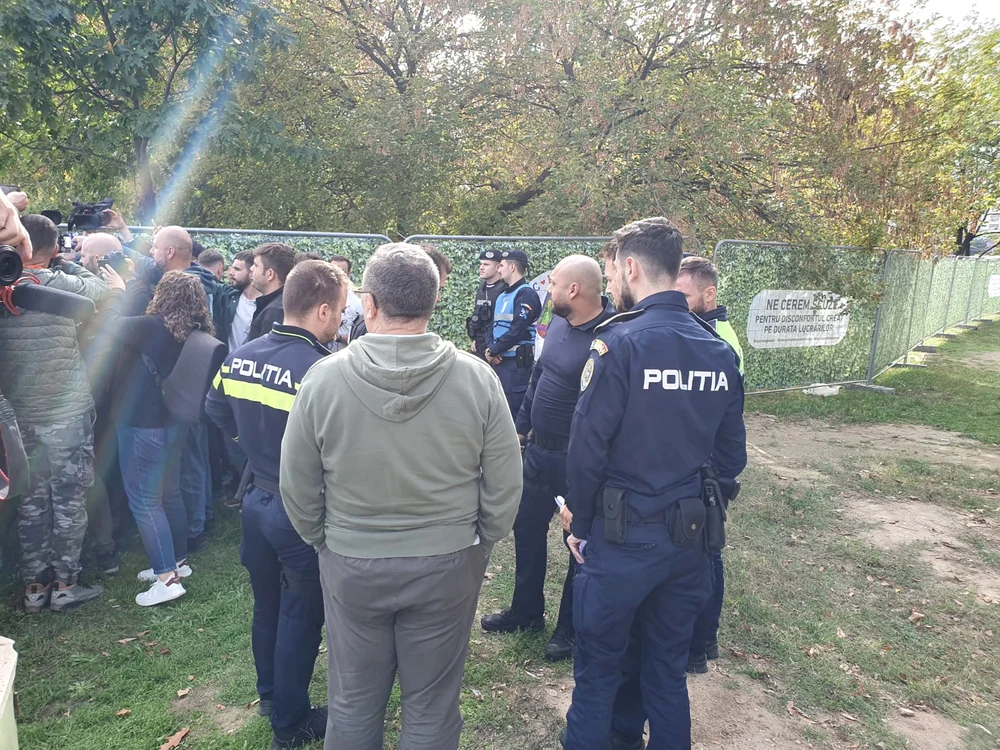 Poliția, chemată să intervină la șantierul de la Planșeul Unirii FOTO: Click!