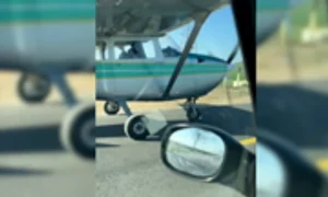 avion pe șosea mov thumbnail png