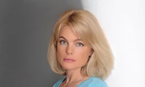 Erika Eleniak are 44 de ani, dar încă arată senzaţional jpeg