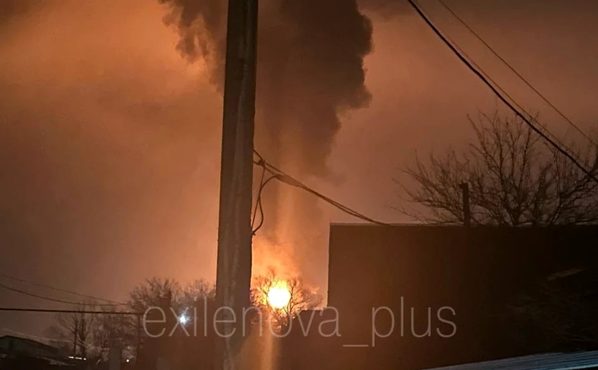 Incendiu la rafinarie Ilski/FOTO:X