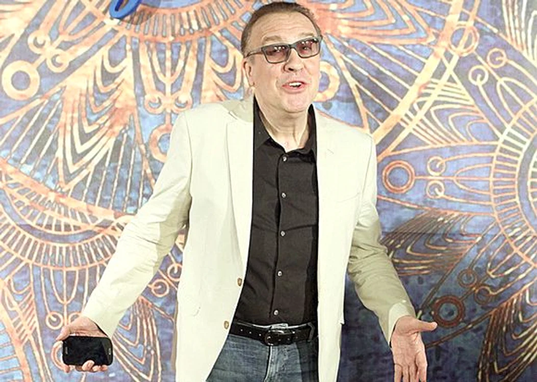 
    Gabriel Cotabiţă și-a revenit spectaculos, iar zilele trecute a ieșit la o prezentare de modăFoto Click!  
