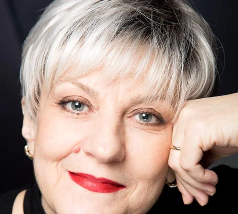 
    Actrița Oana Ștefănescu a murit la 60 de anifoto: Teatrul Odeon  