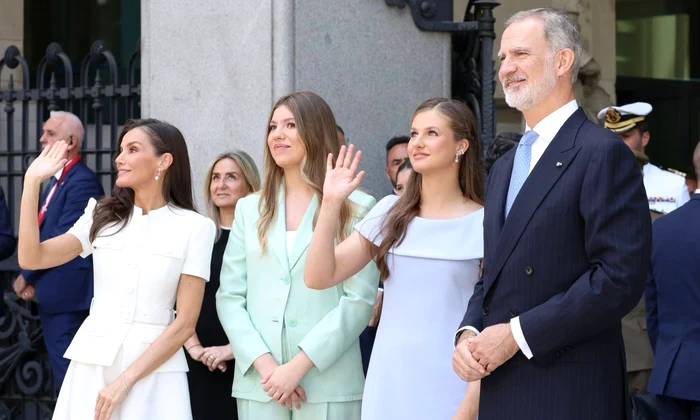 Regina Letizia, Regele Felipe și fiicele lor, Prințesa Leonor și Infanta Sofia la întâlnirea cu Papa Leon   FOTO FOTO Casa Regală spaniolă (1) jpg