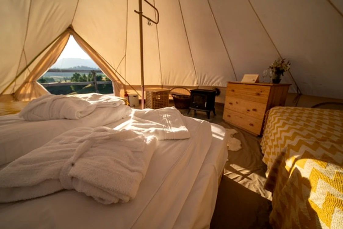
    Corturile de lux de la Ursa Mică Glamping Resort  