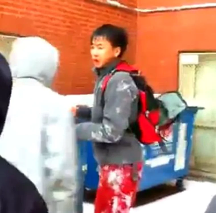 
    Chinezul a fost bătut cu sălbăticie  