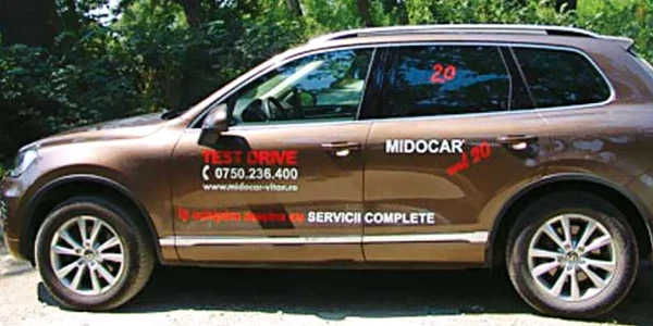 Noul Volkswagen Touareg impresionează prin masivitate,  designul este unul plăcut şi, în acelaşi timp, modern