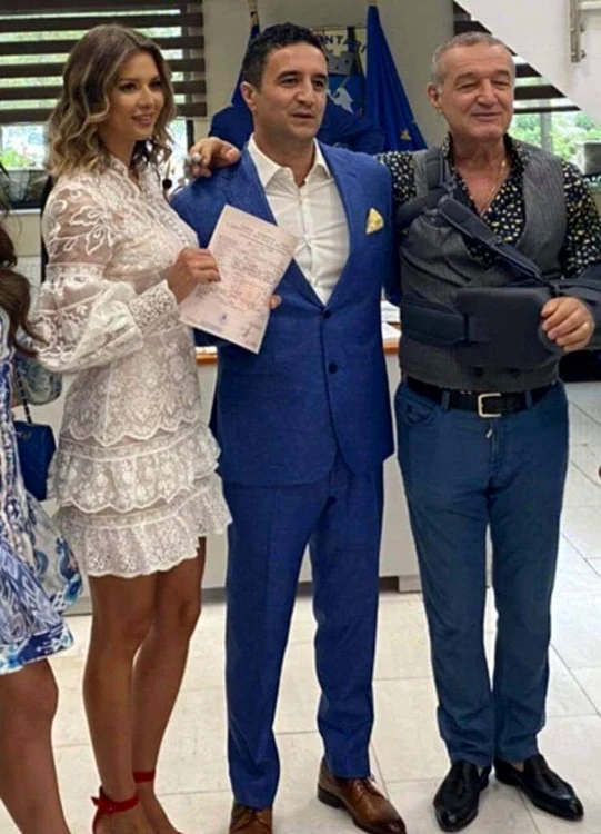 
    Gigi Becali, alături de nepot și aleasa luiFoto: Instagram  