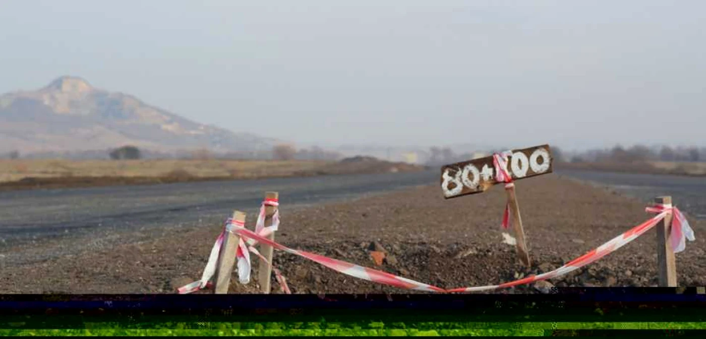 Autostrăzile întârzie să apară, deşi statul a colectat aproape 640 de milioane de euro din acciza suplimentară, introdusă cu scopul declarat de a dezvolta infratructura FOTO Adevărul