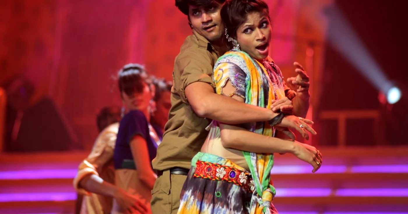 Bollywood
este supranumele caselor de film în limba Hindu, fiind dată după
numele studiourilor americane din Hollywood