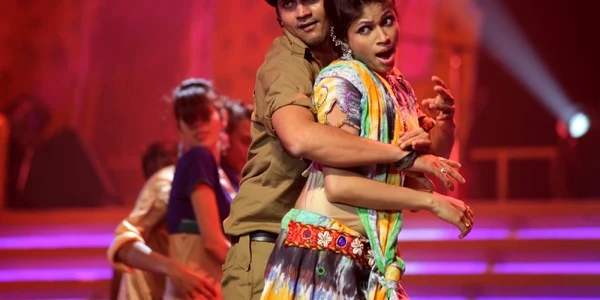 Filmele de la Bollywood instiga la un comportament violent la adresa femeilor shut