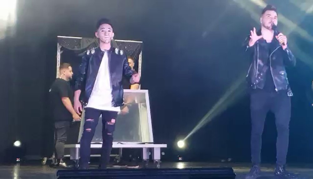 „Experimentează imposibilul”, spectacol plin de iluzii, comedie și acrobații, care i-a lăsat mască pe arădeni FOTO VIDEO 