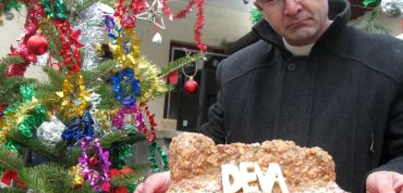 Cetatea Devei a fost făcută din salam de biscuiţi