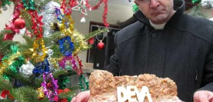 Cetatea Devei a fost făcută din salam de biscuiţi