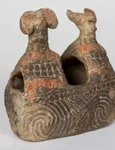 Vasul antropo-zoomorf neolitic de la Vădastra (© Muzeul Naţional de Istorie a României)