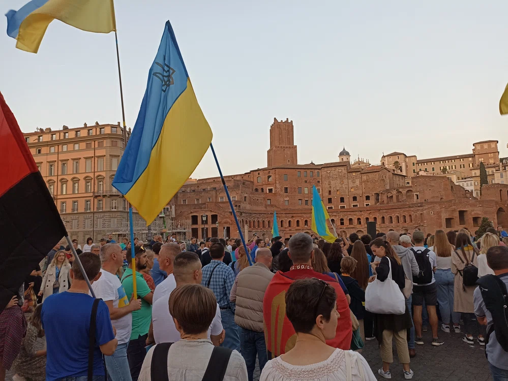 Refugiați ucraineni la un spectacol emoționant lângă Columna lui Traian FOTO Denis Grigorescu