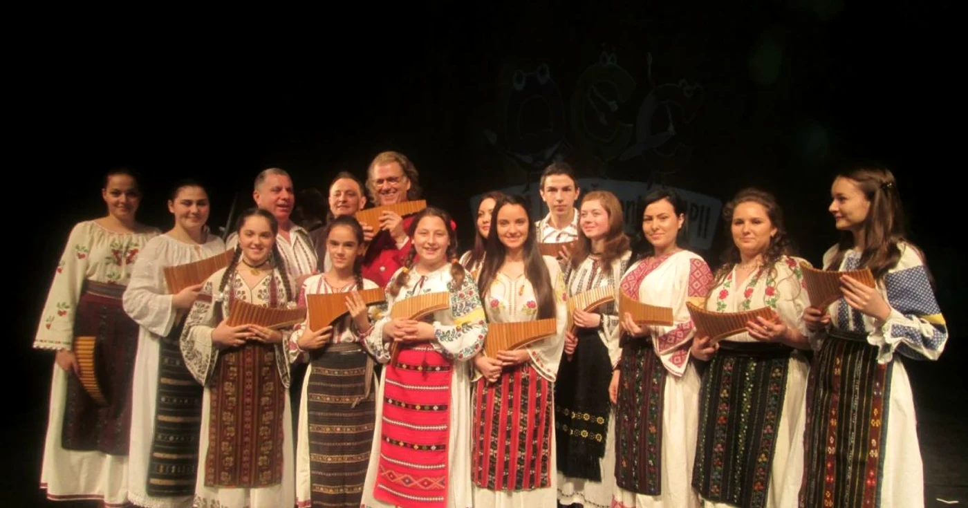 Elevii şi studenţii gorjeni au repetat cu Andre Rieu si la Bucureşti
