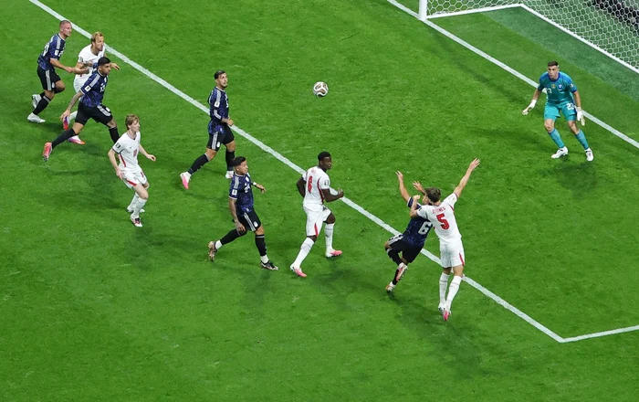 Balonul trimis de James în careul argentinian a fost degajată (Foto: EPAImages)