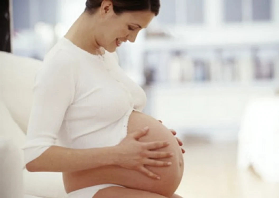 
    Femeia a aflat că are cancer când era însărcinată în 16 săptămâni  