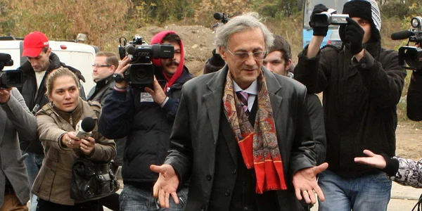 Rectorul UMF Iaşi, Vasile Astărăstoae, audiat la DNA