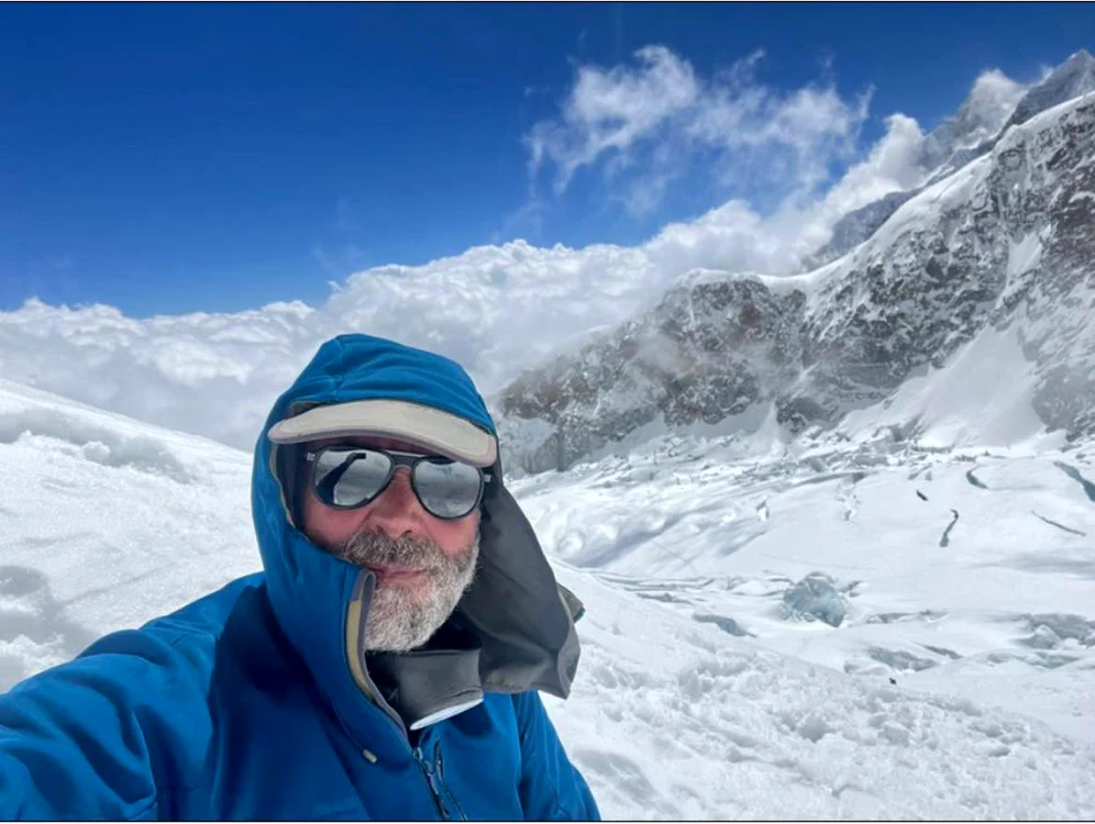 Adrian Laza nu se poate bucura de reușita din Himalaya FOTO Facebook Ina Laza
