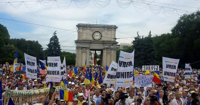 În perioada 10-16 august 2015 va avea loc la Izvorul Mureşului a XIII-a ediţie Universităţii de Vară pentru românii de pretutindeni.