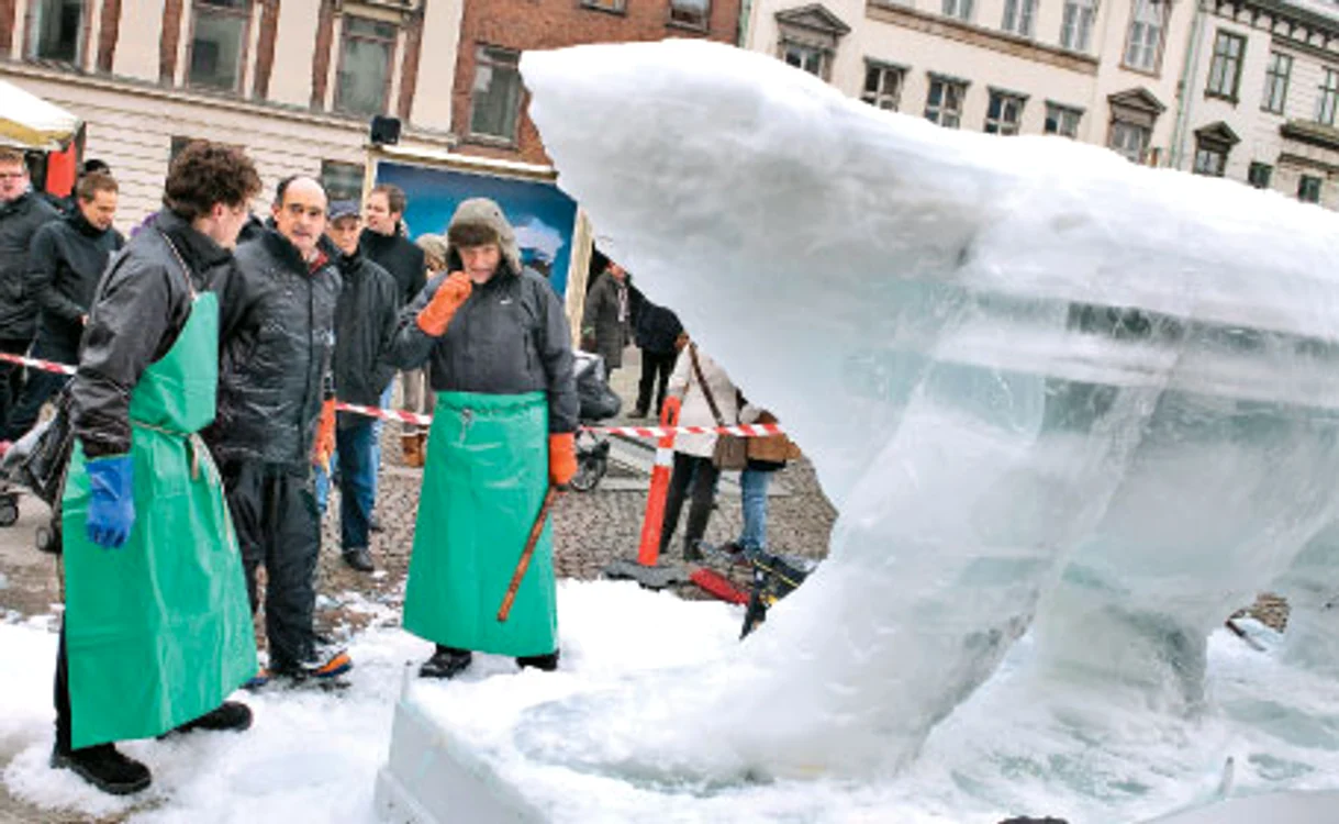 Simbolul Conferinţei de la Copenhaga va fi un urs polar din gheaţă care se va topi