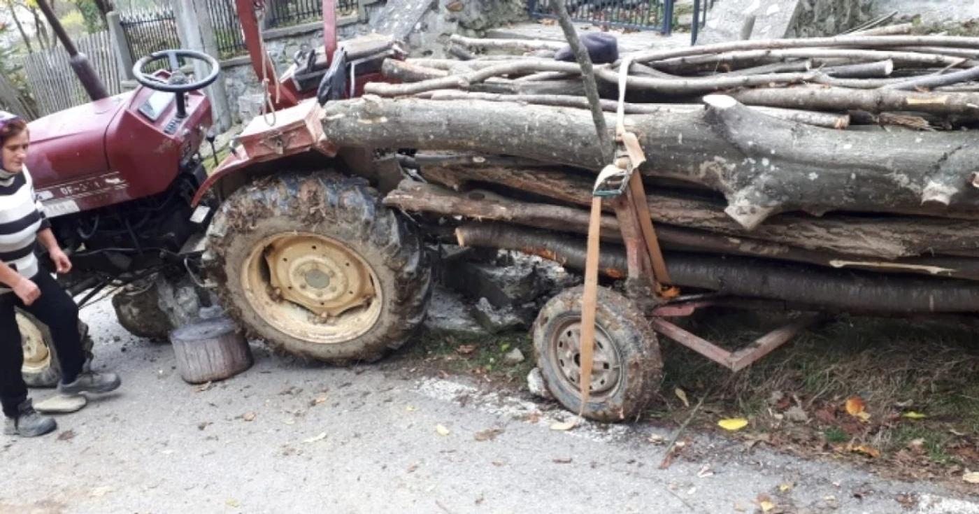 Unul dintre tractoare. Foto ISU Argeş