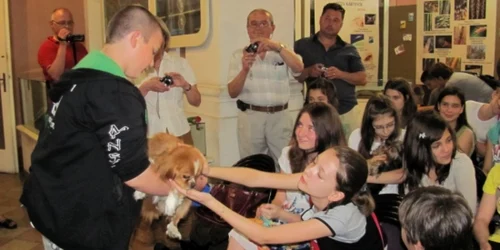 Copiii şi-au prezentat aseară animalele de companie 