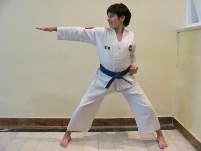 Maria Frandeş îşi petrece adesea serile în gară, aşteptând trenul spre Mârşa