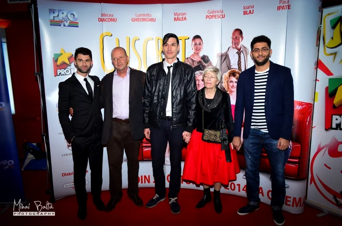 O parte din distribuţia filmului &quot;Cuscrii&quot; 