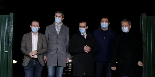 Reprezentanţi ai partidelor PNL USR PLUS şi PMP care vor forma coaliţia de guvernare fac declaraţii în Bucureşti pe 19 decembrie 2020 FOTO Inquam Photos / Octav Ganea