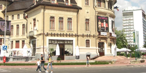 Neamţ: Regal de teatru în oraşul de sub Pietricica