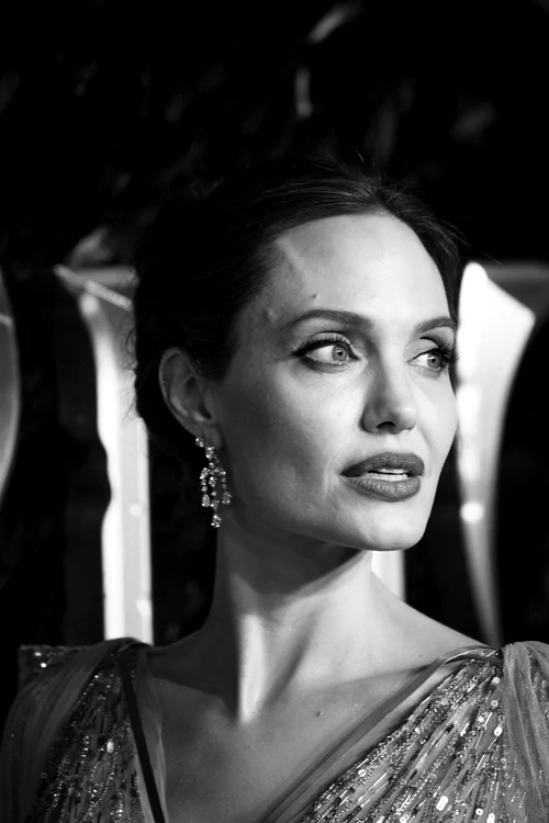 
    Angelina Jolie a suferit mult din cauza lui Brad PittFoto: Getty  