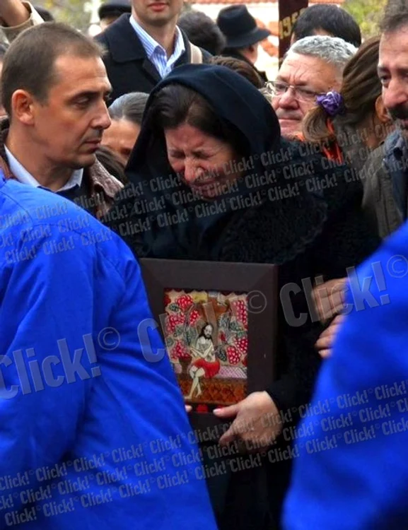 Magda Catone la înmormântarea lui Şerban Ionescu.