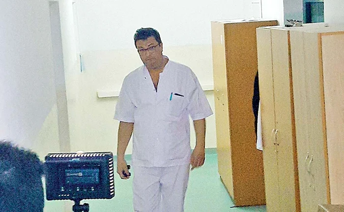 
    Ortopedul Radu Jidovin “colecţionase” 81 de radiografii  