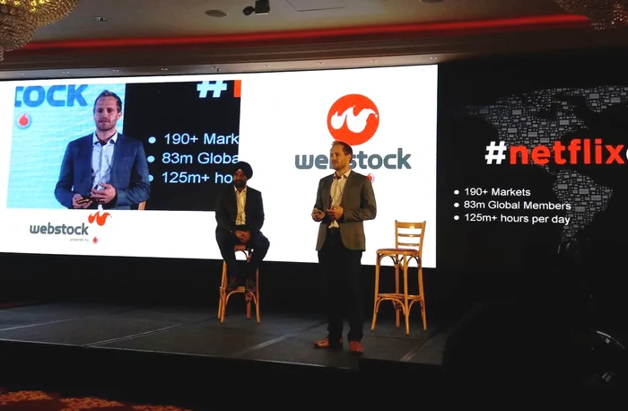 Ravinder Takkar, CEO Vodafone România (stânga) și Chris Whiteley, VP Business Development, EMEA at Netflix