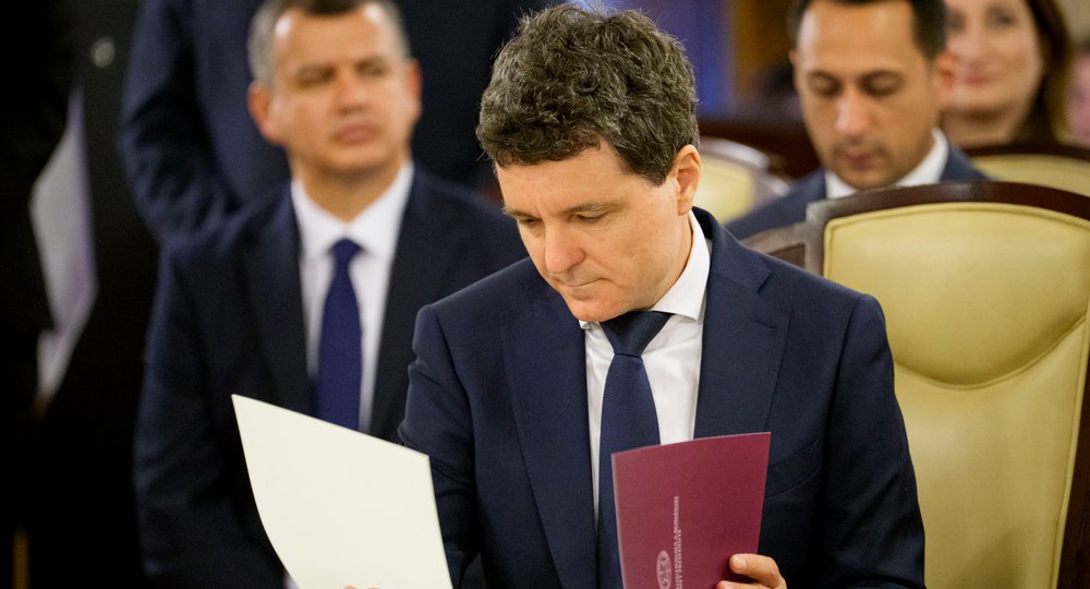 LIVE TEXT Nicușor Dan a depus jurământul de președinte al României. Un participant a strigat: „Să vă fie rușine CCR”