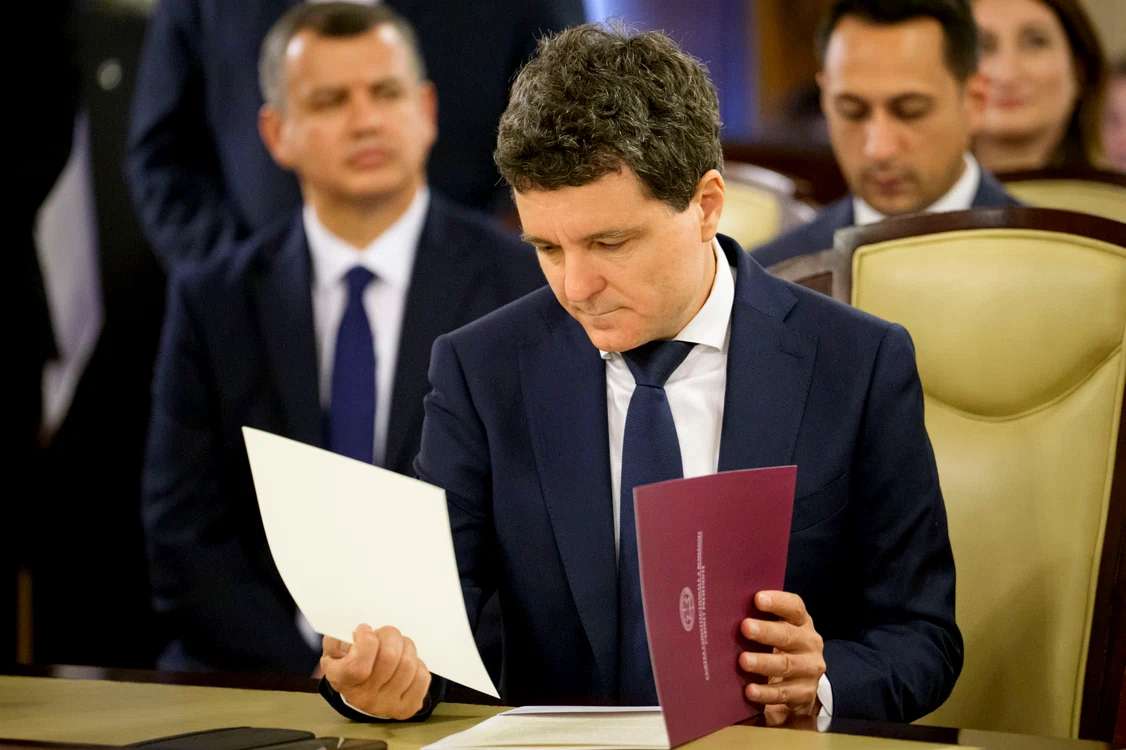 Nicușor Dan alături de consilierii Eugen Tomac si Vlad Gheorghe