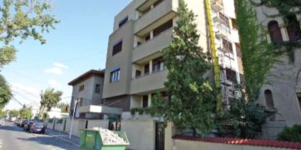 Modul de achiziţie a  terenului şi de construcţie  a blocului rămâne  secretizat în Parlament   